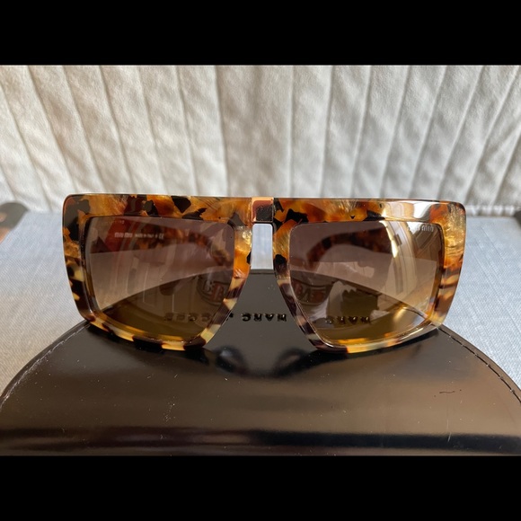 New MIU MIU Sunglasses - Picture 11 of 11